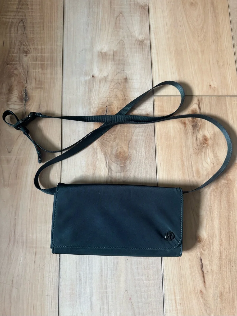 Lululemon Dark Green Crossbody Wallet Bag Purse